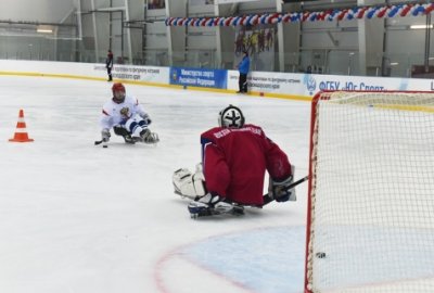 Сборная России по следж-хоккею готовится в Сочи к чемпионату мира